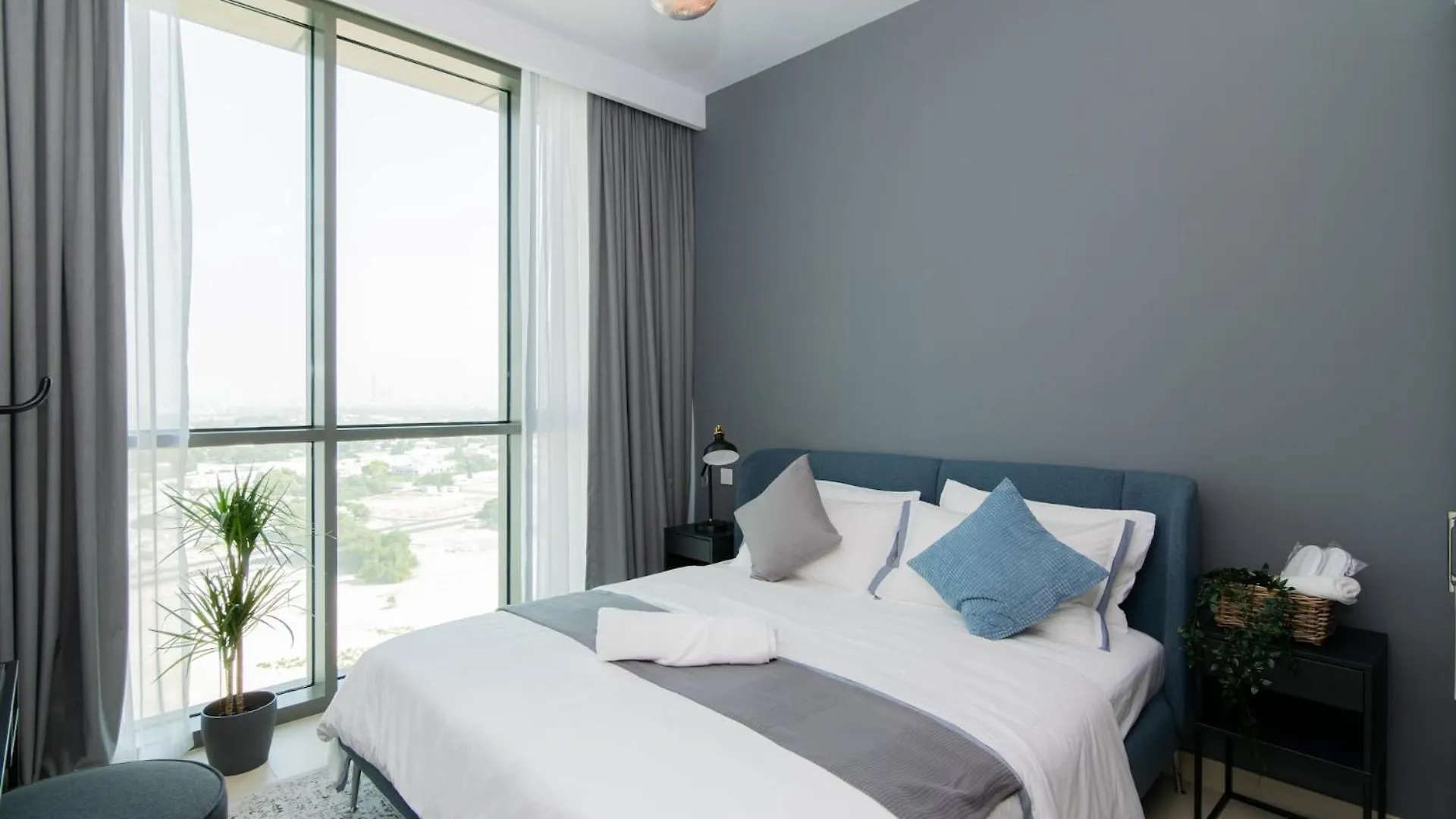 Elite Escape Holiday Home - 1 Bhk Getaway With Dubai Mall Access - 1510 United Arab Emirates