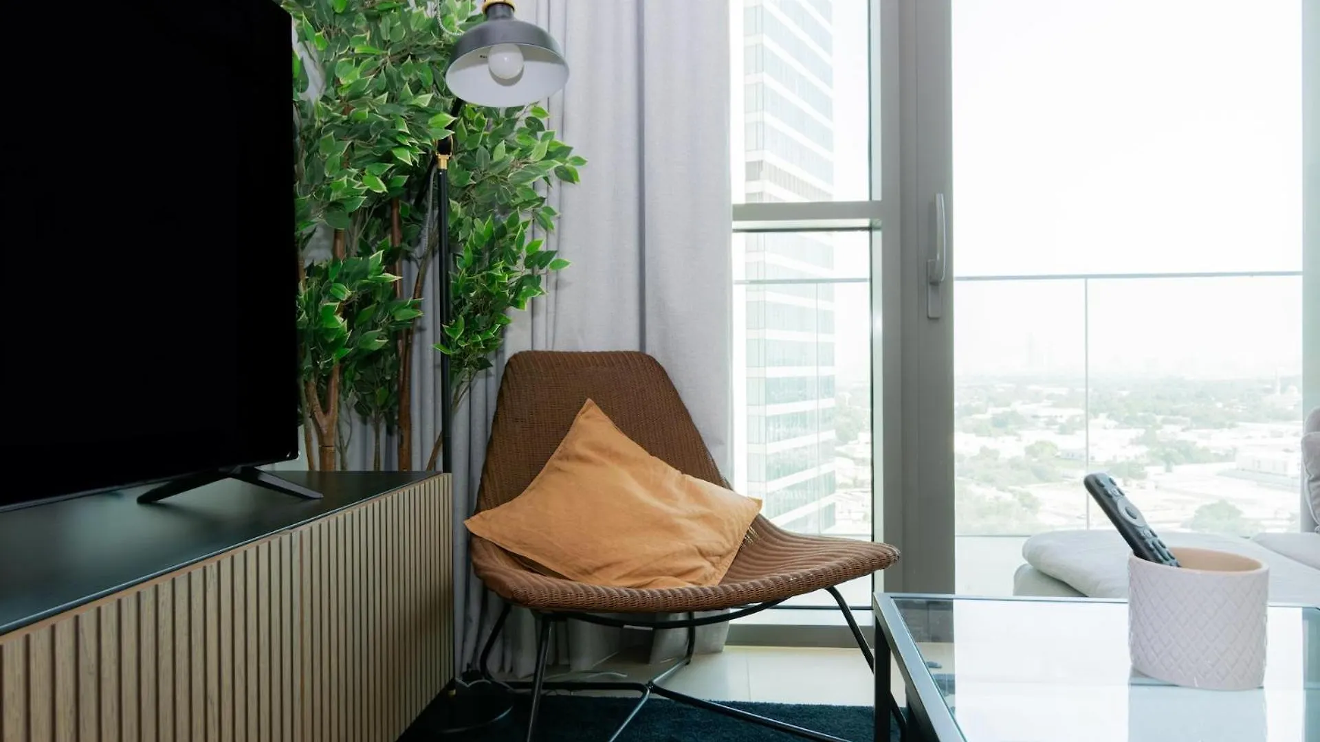 Elite Escape Holiday Home - 1 Bhk Getaway With Dubai Mall Access - 1510 0*,